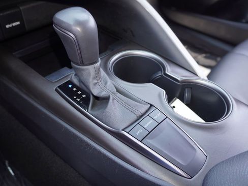Certified 2022 Toyota Camry SE w/ Convenience Package FWD image 19