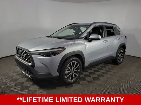 Used 2024 Toyota Corolla Cross XLE w/ Convenience Package AWD/4WD image 3