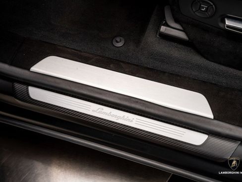 Used 2024 Lamborghini Urus Performante image 28