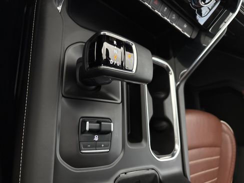 Used 2024 GMC Sierra 1500 Denali Ultimate image 32