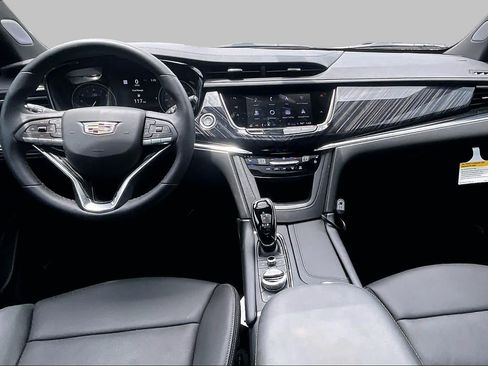 Used 2025 Cadillac XT6 Premium Luxury w/ Technology Package FWD image 15