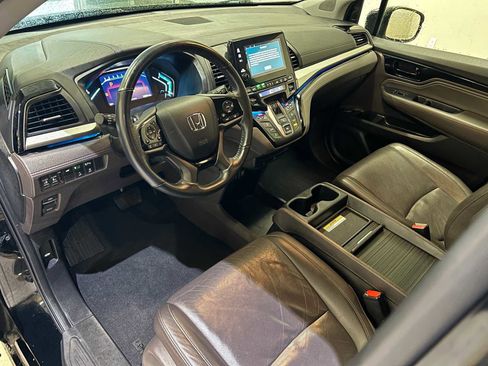 Used 2020 Honda Odyssey Elite image 2