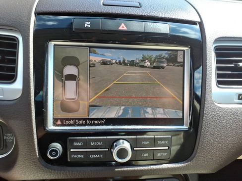 Used 2014 Volkswagen Touareg TDI AWD/4WD image 22