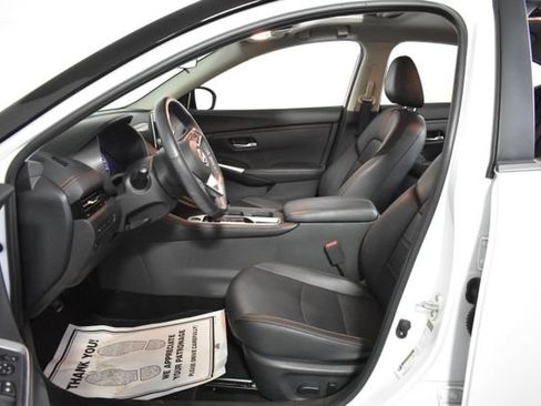 Certified 2025 Nissan Sentra SR w/ SR Premium Package FWD image 12