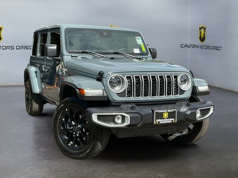 Used 2025 Jeep Wrangler Sahara w/ Safety Group image 3