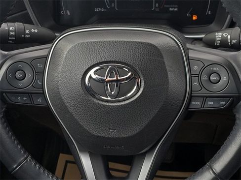 Used 2023 Toyota Corolla Cross XLE image 26