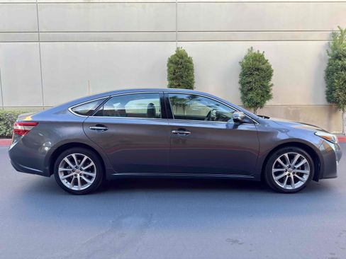 Used 2014 Toyota Avalon Limited image 11