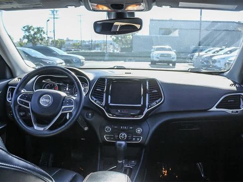 Used 2019 Jeep Cherokee Limited image 17