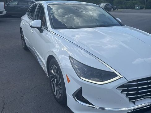 Used 2021 Hyundai Sonata Limited FWD image 2