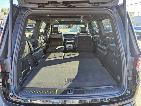 New 2025 Jeep Wagoneer Series II image 15