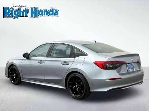 Used 2024 Honda Civic Sport image 4
