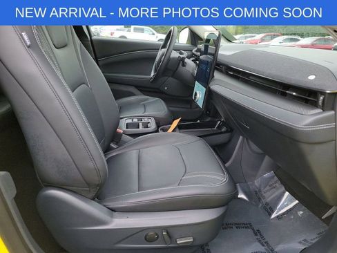 Used 2025 Ford Mustang Mach-E Premium AWD/4WD image 9
