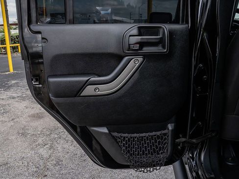 Used 2018 Jeep Wrangler Unlimited Sport S AWD/4WD image 11