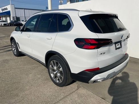New 2026 BMW X5 xDrive40i image 3