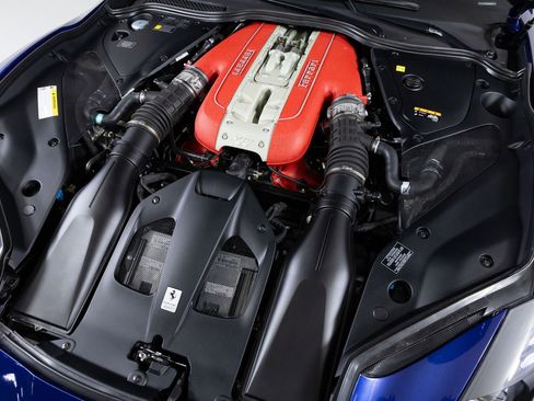 Used 2021 Ferrari 812 GTS image 10