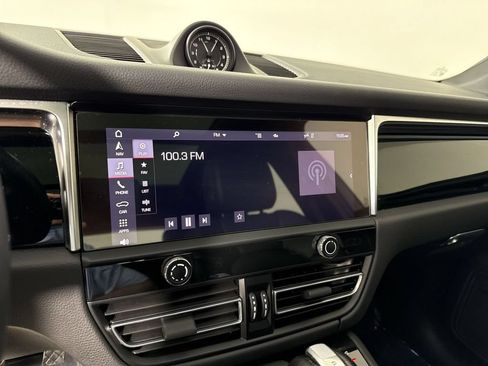Certified 2024 Porsche Macan w/ Premium Plus Package AWD/4WD image 27