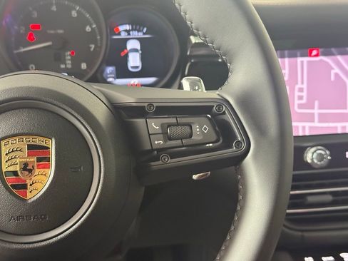 New 2026 Porsche Macan image 38