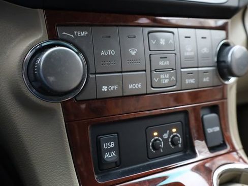 Used 2013 Toyota Highlander Limited image 19