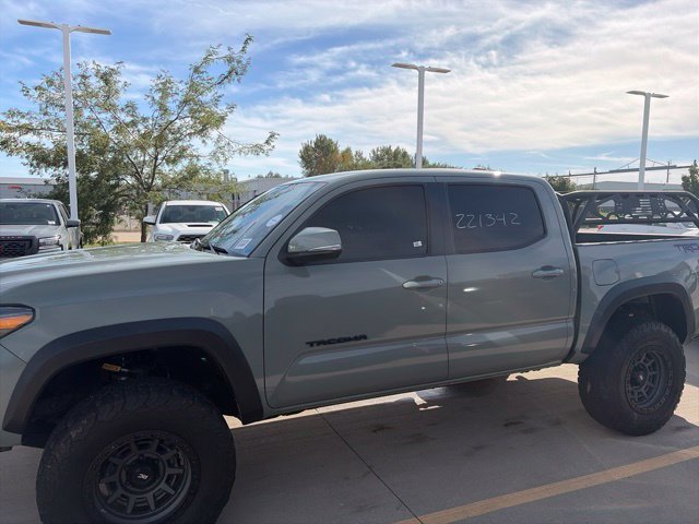 Used 2023 Toyota Tacoma TRD Off-Road w/ Technology Package AWD/4WD image 4