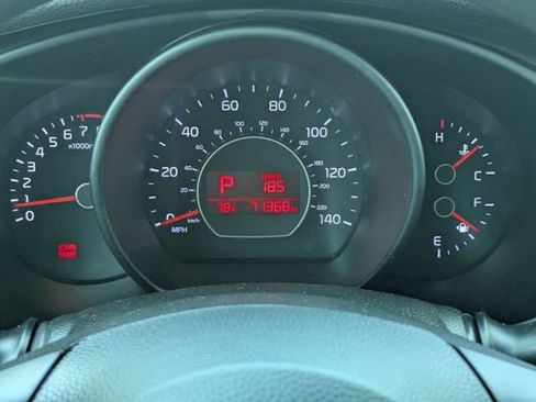 Used 2018 Kia Soul + FWD image 28