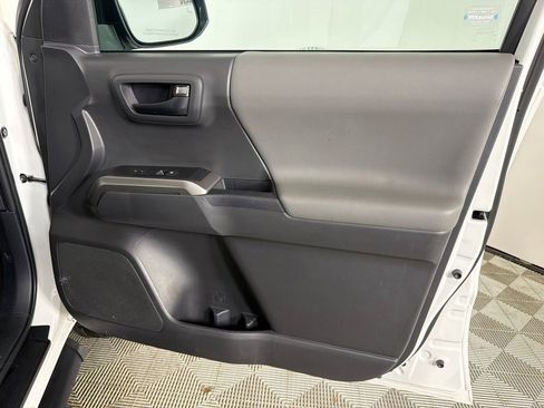 Used 2023 Toyota Tacoma SR5 w/ Technology Package AWD/4WD image 14