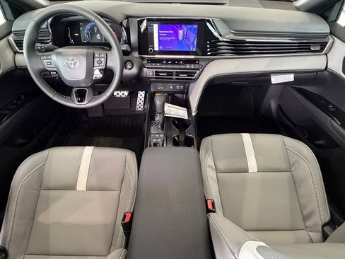 Certified 2026 Toyota Camry SE image 32