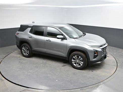 Used 2025 Chevrolet Equinox LT image 23