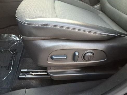 Used 2023 Buick Encore GX Select image 16
