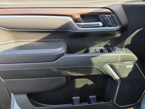 Used 2024 GMC Sierra 1500 SLT w/ SLT Convenience Package image 5