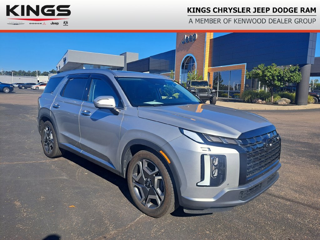 Used 2023 Hyundai Palisade Limited AWD/4WD image 1