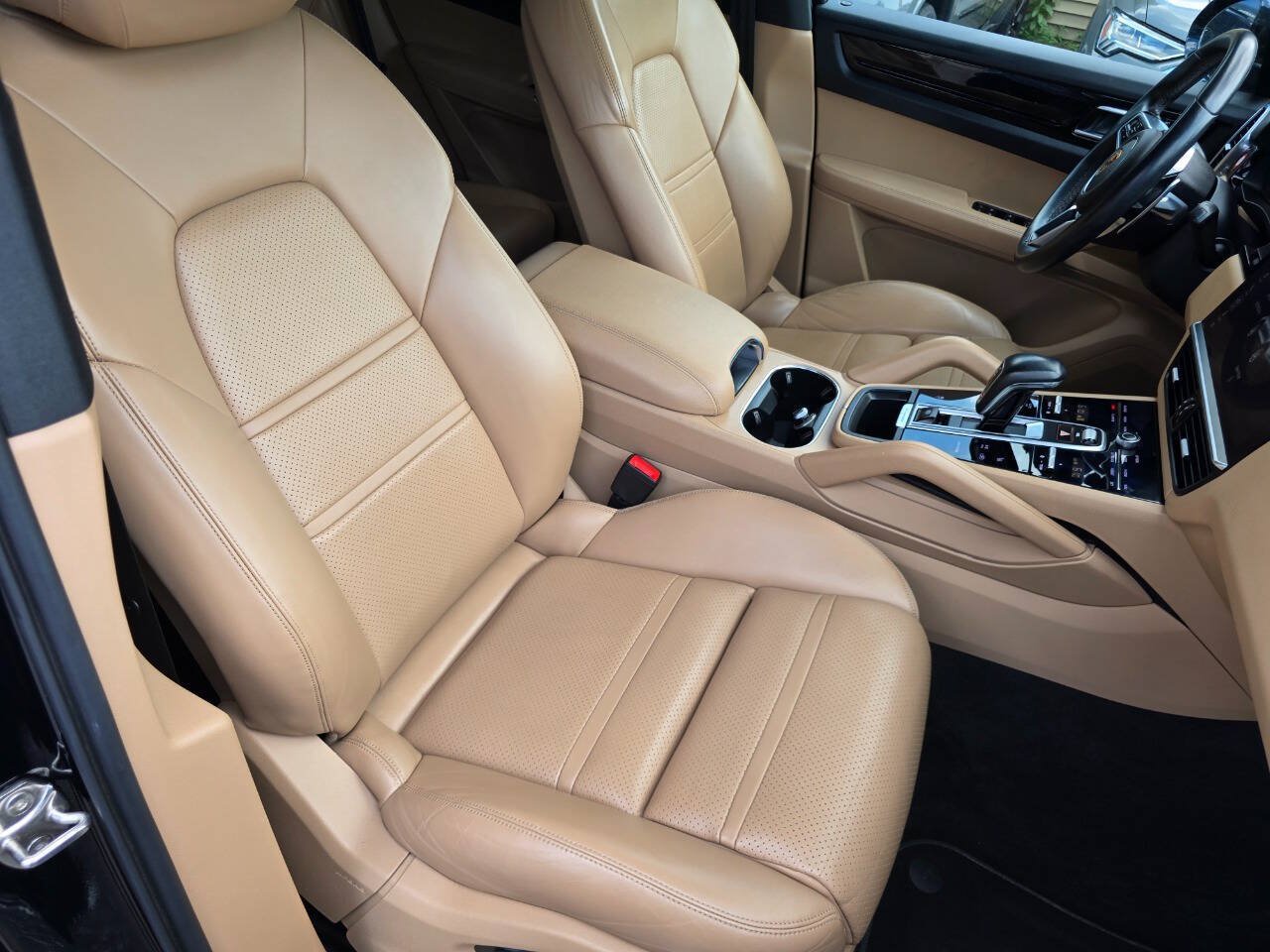 Used 2019 Porsche Cayenne AWD/4WD image 36
