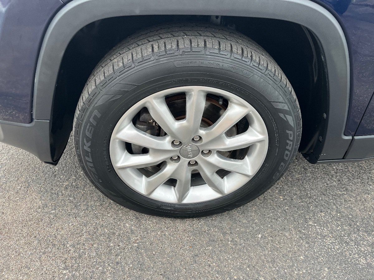 Used 2015 Jeep Cherokee Limited AWD/4WD image 43