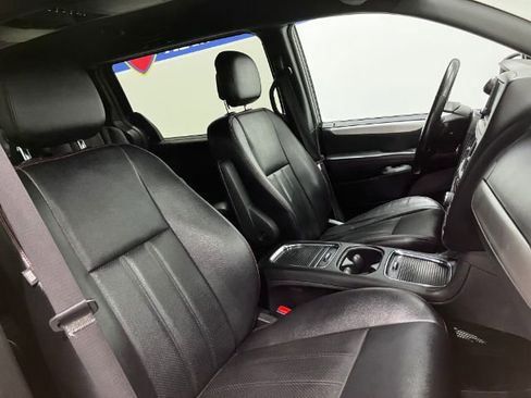 Used 2018 Dodge Grand Caravan GT image 36