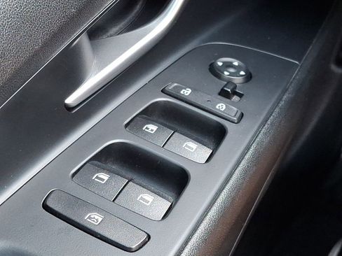 Used 2022 Hyundai Elantra SE FWD image 25