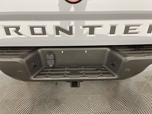 Used 2023 Nissan Frontier PRO-4X w/ Pro Convenience Package image 7