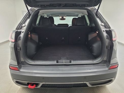 Used 2019 Jeep Cherokee Trailhawk w/ Cold Weather Group image 29