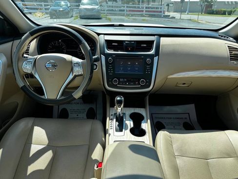 Used 2016 Nissan Altima 2.5 SL w/ 2.5 Technology w/LED Package FWD image 13