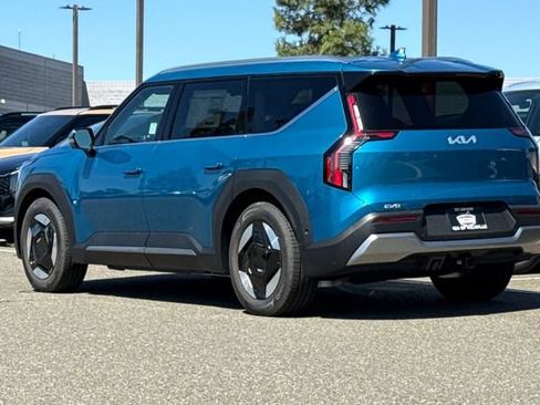 New 2026 Kia EV9 Wind AWD/4WD image 7