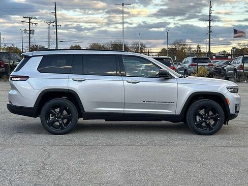 New 2025 Jeep Grand Cherokee L Limited w/ Black Appearance Package image 2