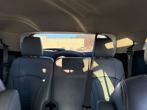 Used 2020 Buick Enclave Essence w/ Sound and Sites Package image 16