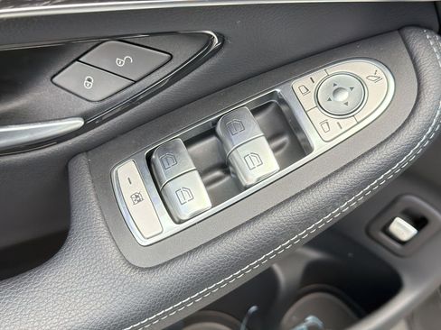 Used 2022 Mercedes-Benz GLC 300 4MATIC image 25