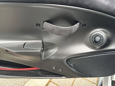 Used 2019 Ferrari 488 Pista Coupe RWD image 13