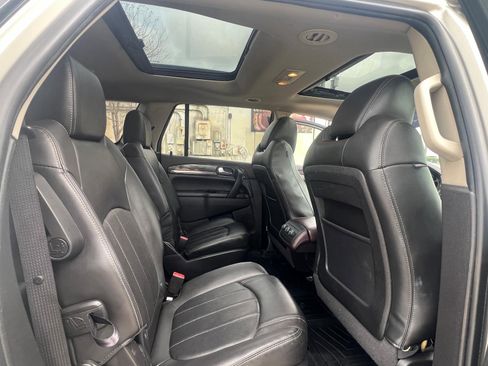 Used 2016 Buick Enclave Leather FWD image 5