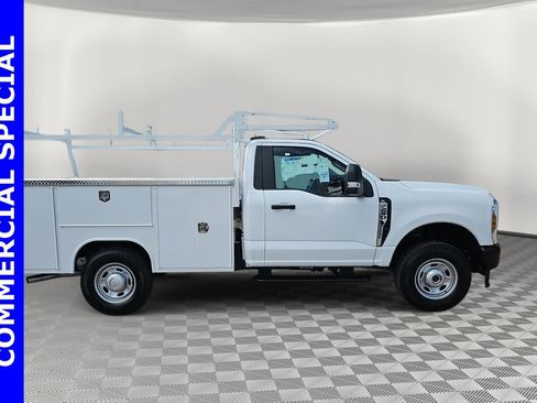 New 2025 Ford F250 XL w/ FX4 Off-Road Package image 2