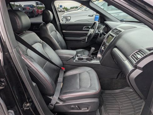 Used 2017 Ford Explorer Sport w/ Equipment Group 401A AWD/4WD image 11