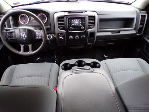 Used 2018 RAM 1500 Express image 30