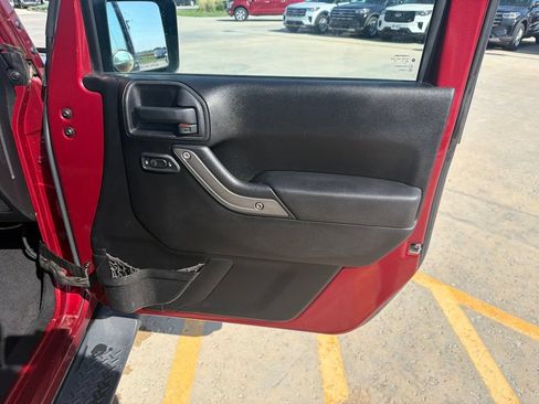 Used 2013 Jeep Wrangler Sport AWD/4WD image 20