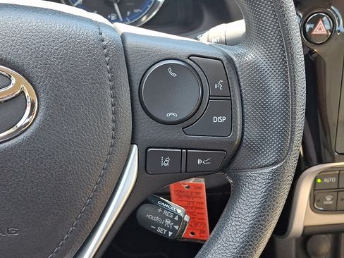Used 2017 Toyota Corolla LE w/ Carpet Mat Package (TMS) FWD image 22