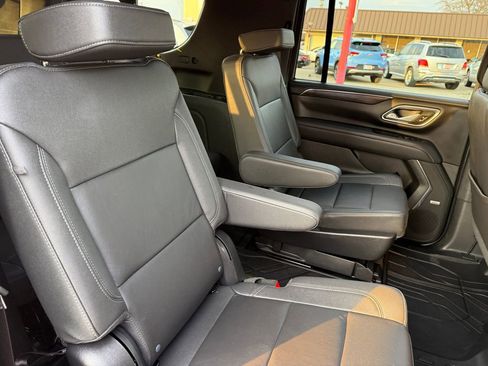 Used 2023 Chevrolet Suburban Z71 w/ Luxury Package image 25