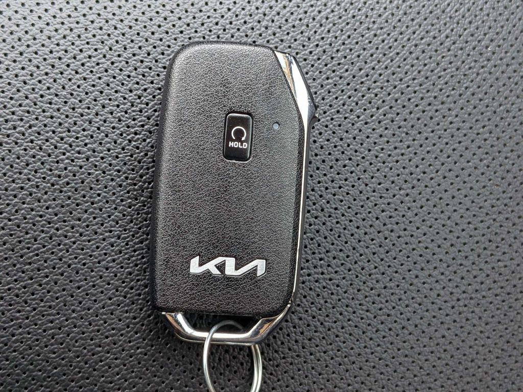Used 2024 Kia Sportage EX FWD image 30